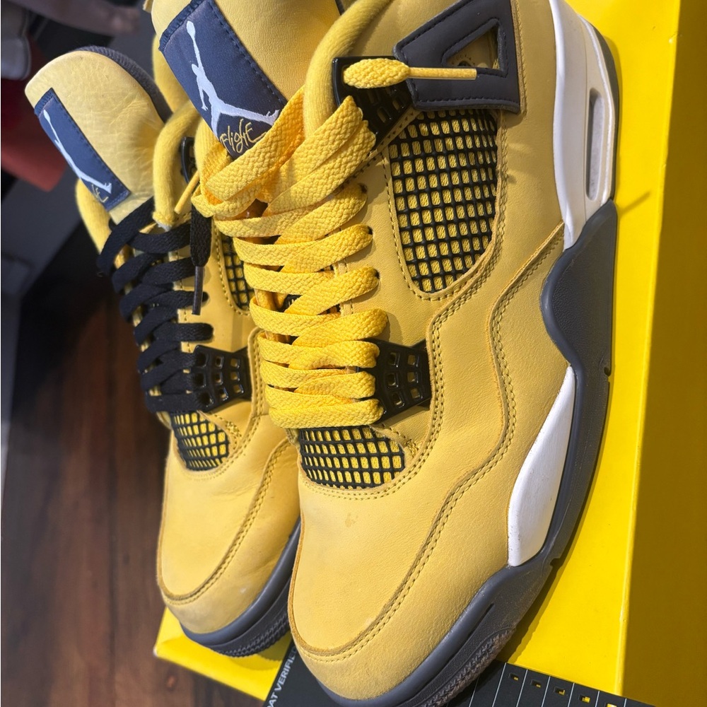 Jordan 4 Retro